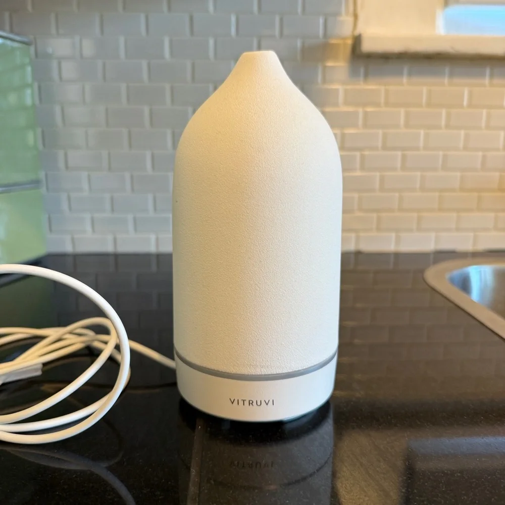 Vitruvi Stone Diffuser - White